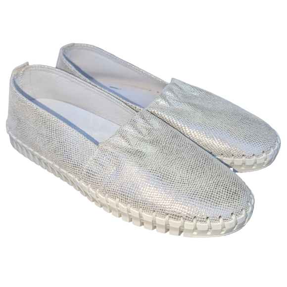 Eric Michael Shoes - Eric Michael Yvette Leisure Flats in Silver sz 8